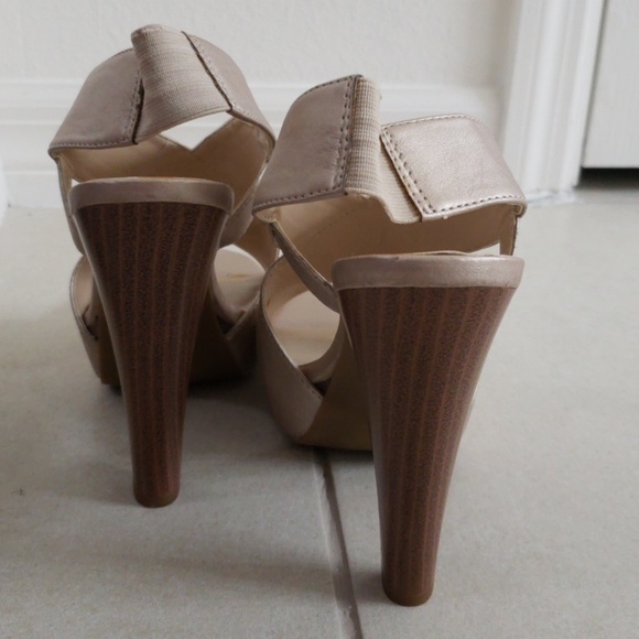 Shoes - Picture 3 of 4